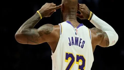 “WTT重庆冠军赛：乒乓球颁奖盛典落幕”